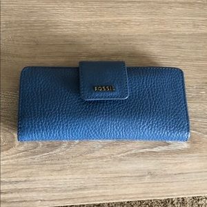 Fossil wallet used